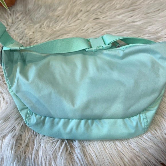 New🌿Nike Tech 10L Hip Pack Mint Green - Picture 9 of 11